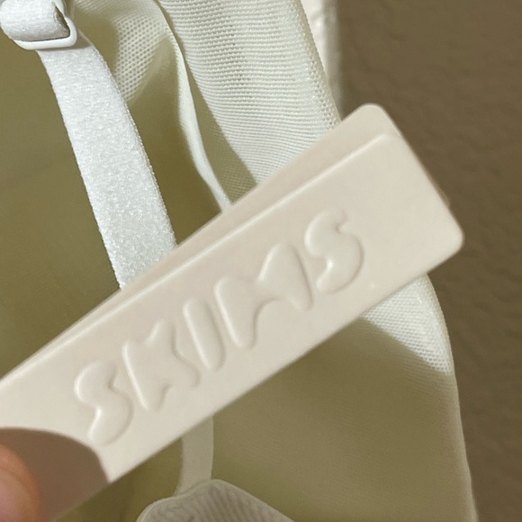 SKIMS Ribbed Bra - Picture 4 of 5